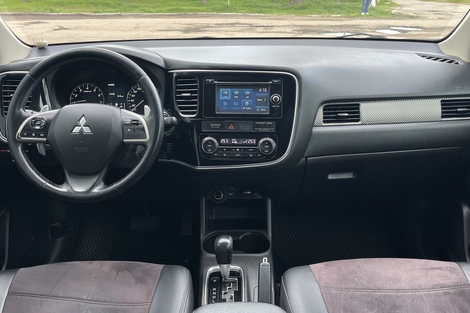 Продам Mitsubishi Outlander Офіційний 2013 года в Николаеве