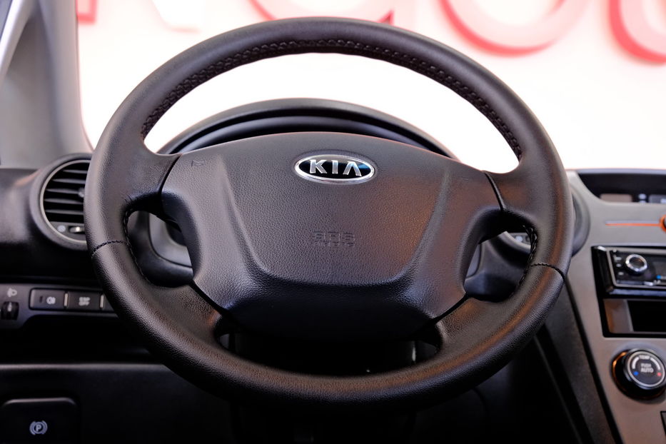 Продам Kia Carens 2006 года в Одессе