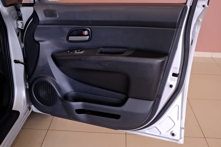 Продам Kia Carens 2006 года в Одессе