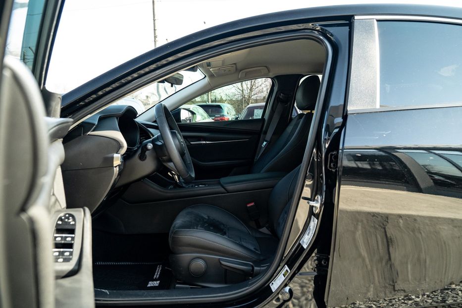 Продам Mazda 3 2022 года в Черновцах