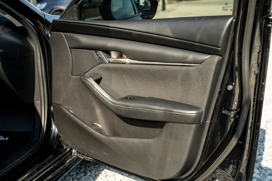 Продам Mazda 3 2022 года в Черновцах