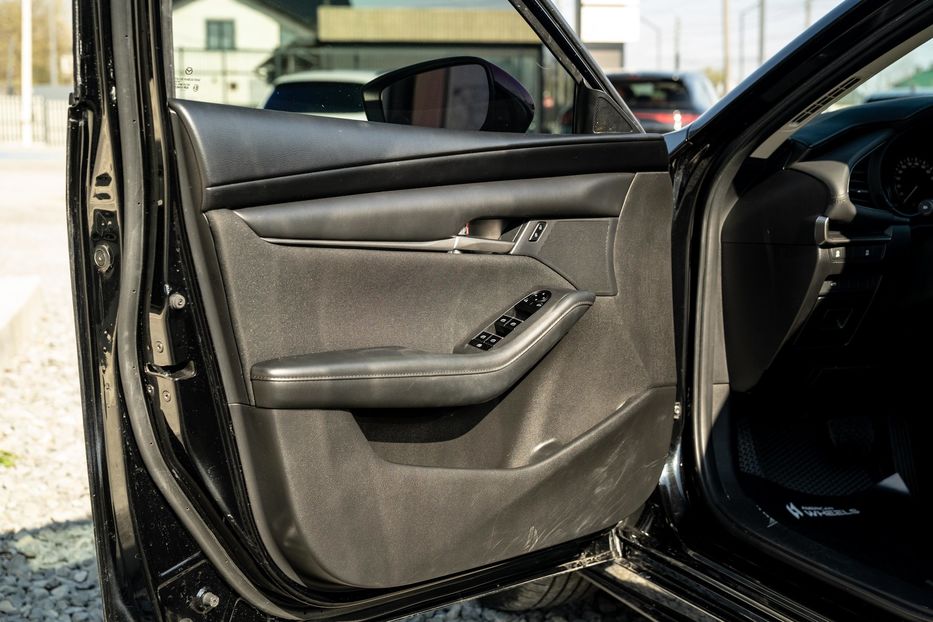 Продам Mazda 3 2022 года в Черновцах