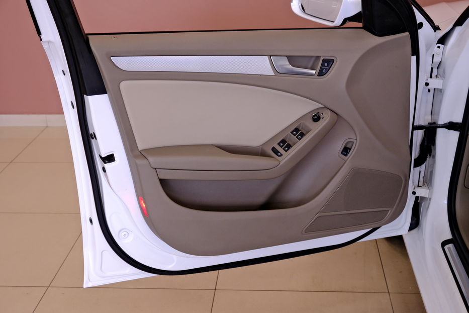 Продам Audi A4 2011 года в Одессе