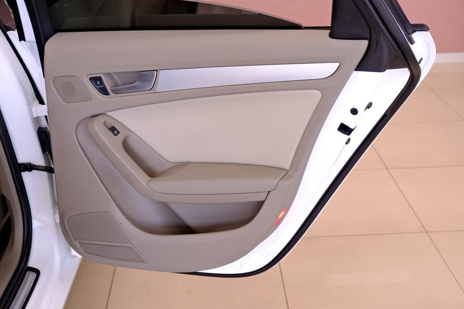 Продам Audi A4 2011 года в Одессе