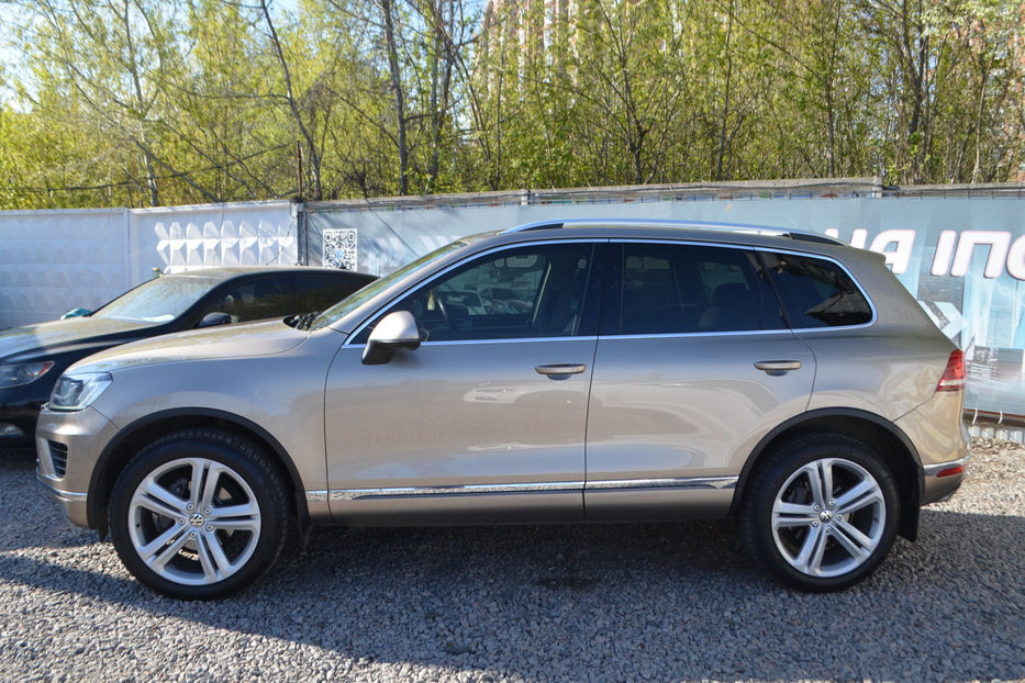 Продам Volkswagen Touareg 3.0 TDI АТ (245 к.с.) 4Motion  2015 года в Киеве