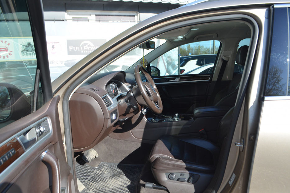 Продам Volkswagen Touareg 3.0 TDI АТ (245 к.с.) 4Motion  2015 года в Киеве