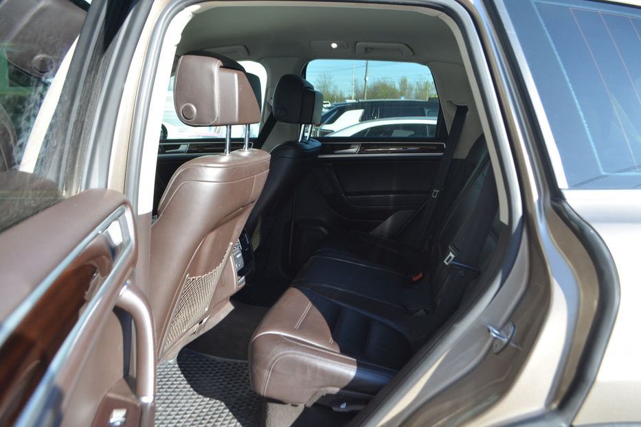 Продам Volkswagen Touareg 3.0 TDI АТ (245 к.с.) 4Motion  2015 года в Киеве