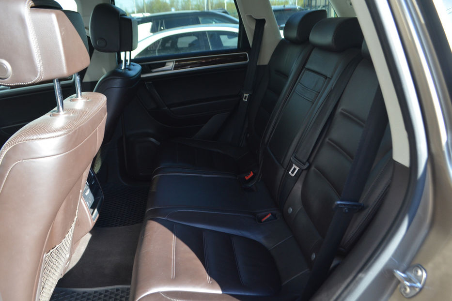 Продам Volkswagen Touareg 3.0 TDI АТ (245 к.с.) 4Motion  2015 года в Киеве