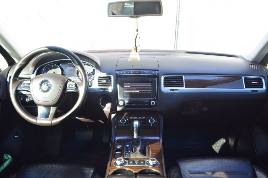 Продам Volkswagen Touareg 3.0 TDI АТ (245 к.с.) 4Motion  2015 года в Киеве
