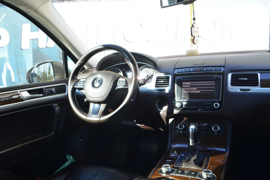 Продам Volkswagen Touareg 3.0 TDI АТ (245 к.с.) 4Motion  2015 года в Киеве