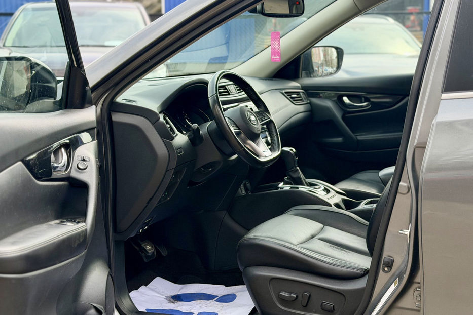 Продам Nissan Rogue 2.5 CVT (170 к.с.) • SL 2017 года в Киеве