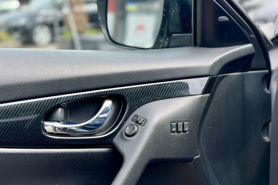 Продам Nissan Rogue 2.5 CVT (170 к.с.) • SL 2017 года в Киеве