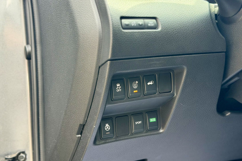 Продам Nissan Rogue 2.5 CVT (170 к.с.) • SL 2017 года в Киеве