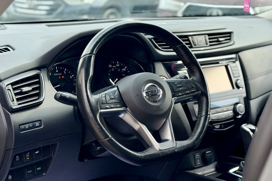 Продам Nissan Rogue 2.5 CVT (170 к.с.) • SL 2017 года в Киеве