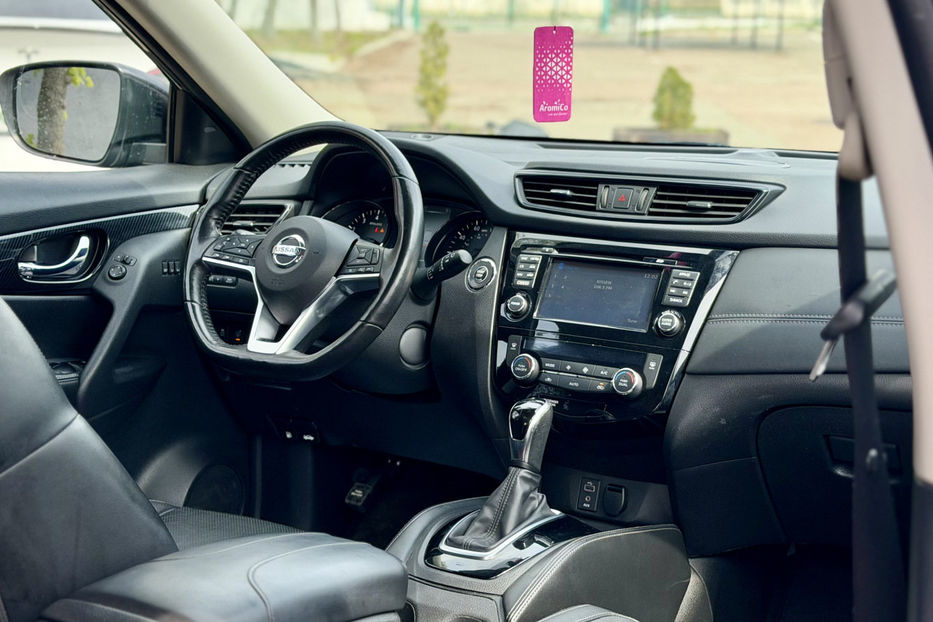 Продам Nissan Rogue 2.5 CVT (170 к.с.) • SL 2017 года в Киеве
