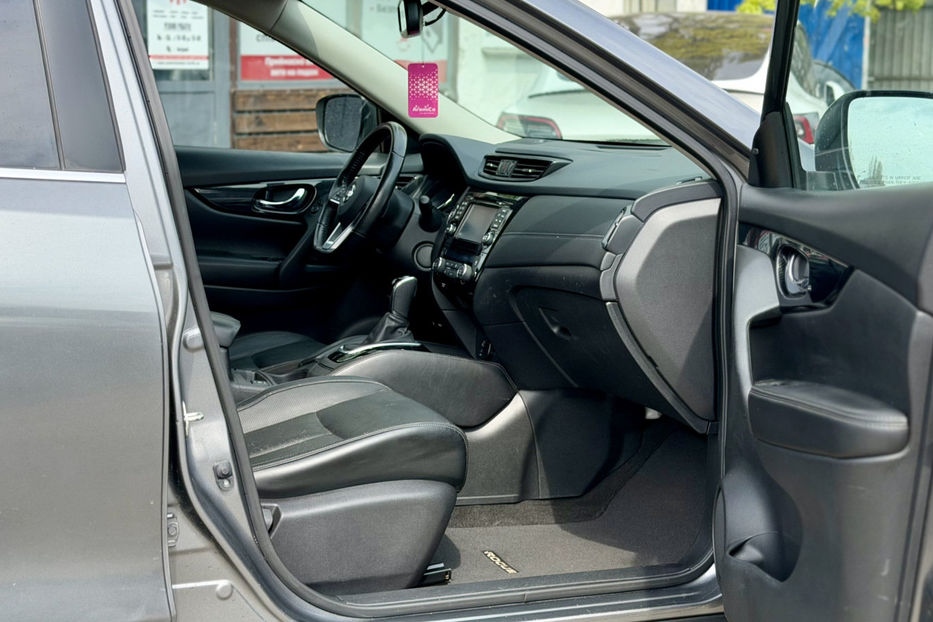 Продам Nissan Rogue 2.5 CVT (170 к.с.) • SL 2017 года в Киеве