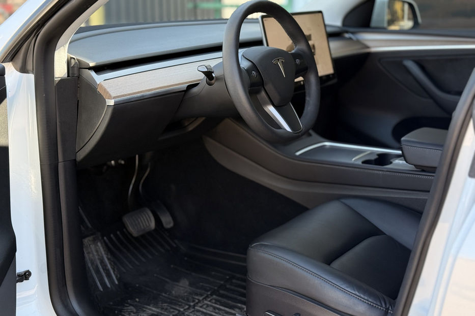 Продам Tesla Model Y Long Range 82 kWh Dual Motor  2022 года в Киеве