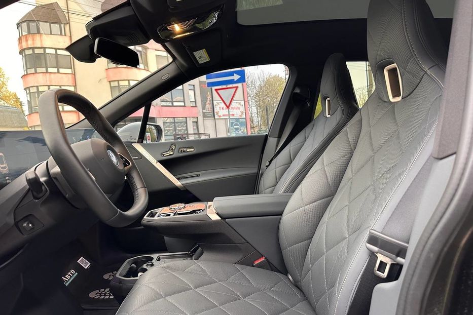 Продам BMW iX xdrive50 НОВА 2025 года в Черновцах