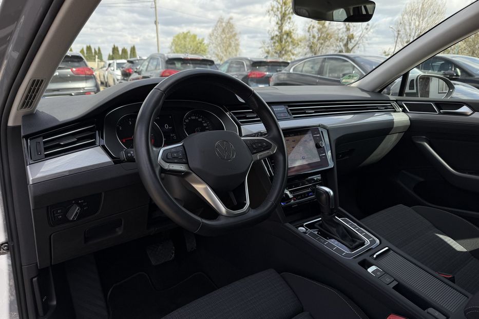 Продам Volkswagen Passat B8 150к.с. МАСАЖ,КАМЕРА,FULL LED 2022 года в Львове