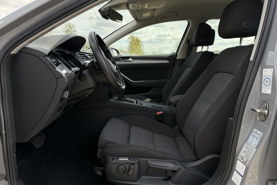 Продам Volkswagen Passat B8 150к.с. МАСАЖ,КАМЕРА,FULL LED 2022 года в Львове