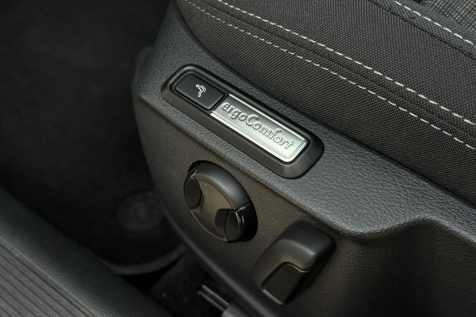 Продам Volkswagen Passat B8 150к.с. МАСАЖ,КАМЕРА,FULL LED 2022 года в Львове