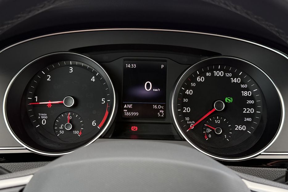 Продам Volkswagen Passat B8 150к.с. МАСАЖ,КАМЕРА,FULL LED 2022 года в Львове