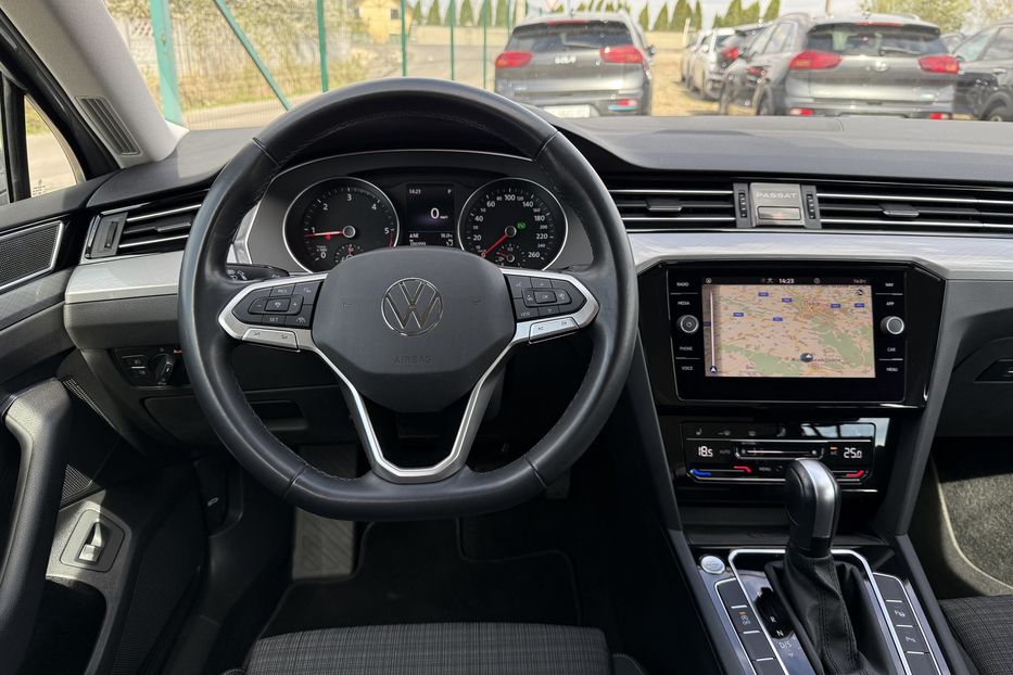 Продам Volkswagen Passat B8 150к.с. МАСАЖ,КАМЕРА,FULL LED 2022 года в Львове