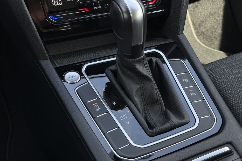 Продам Volkswagen Passat B8 150к.с. МАСАЖ,КАМЕРА,FULL LED 2022 года в Львове