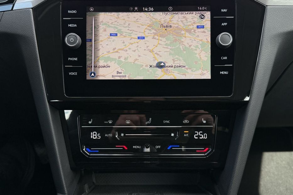 Продам Volkswagen Passat B8 150к.с. МАСАЖ,КАМЕРА,FULL LED 2022 года в Львове