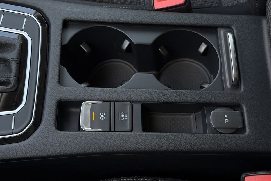 Продам Volkswagen Passat B8 150к.с. МАСАЖ,КАМЕРА,FULL LED 2022 года в Львове