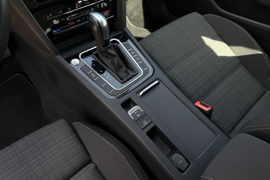 Продам Volkswagen Passat B8 150к.с. МАСАЖ,КАМЕРА,FULL LED 2022 года в Львове