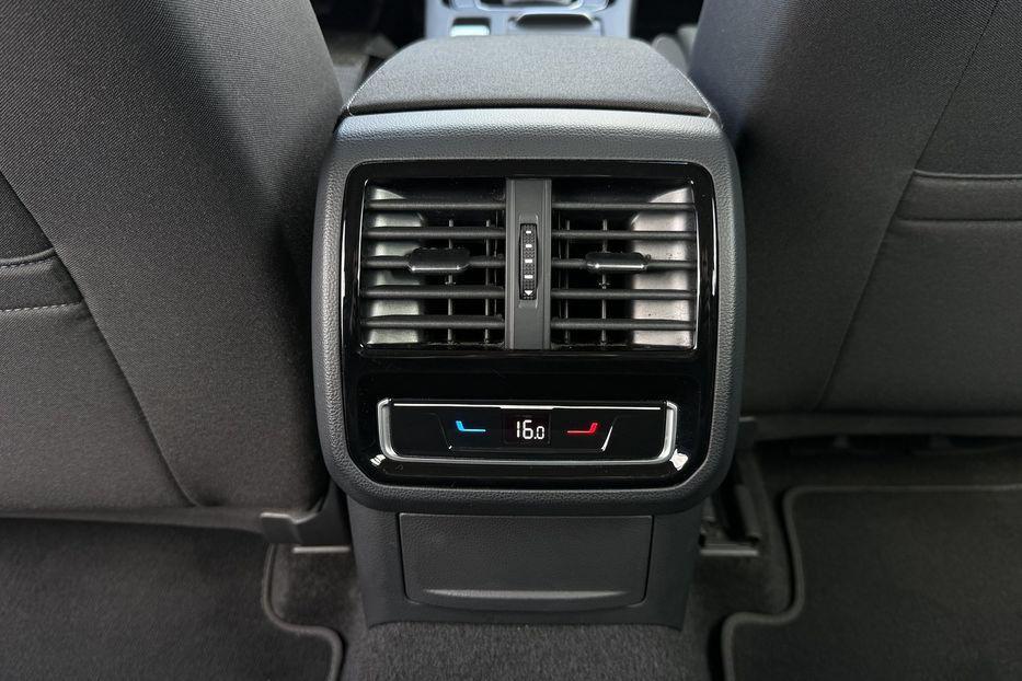 Продам Volkswagen Passat B8 150к.с. МАСАЖ,КАМЕРА,FULL LED 2022 года в Львове