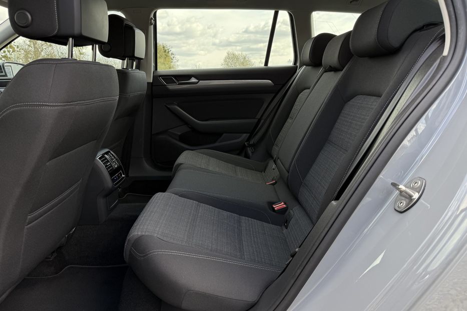 Продам Volkswagen Passat B8 150к.с. МАСАЖ,КАМЕРА,FULL LED 2022 года в Львове