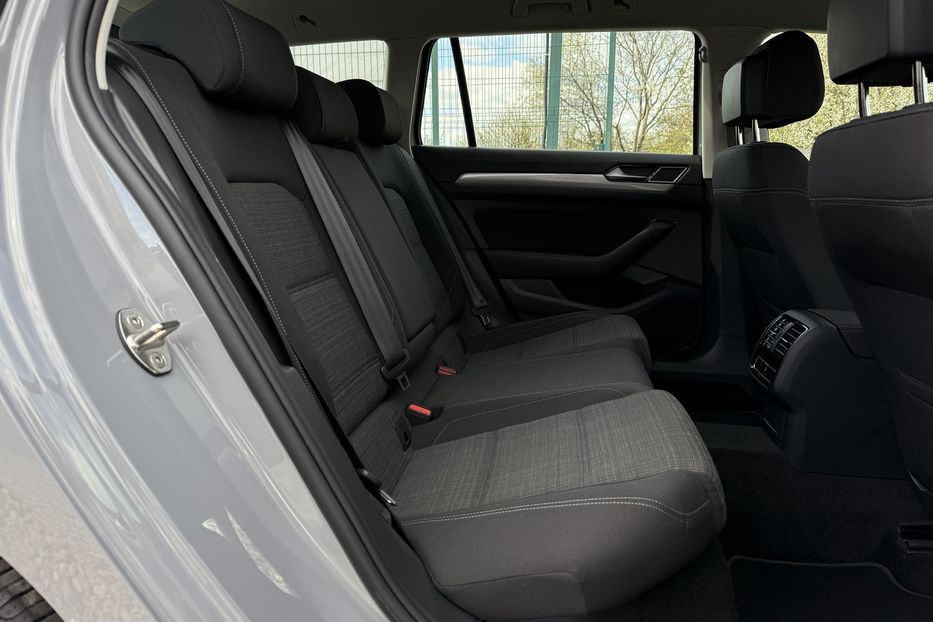 Продам Volkswagen Passat B8 150к.с. МАСАЖ,КАМЕРА,FULL LED 2022 года в Львове