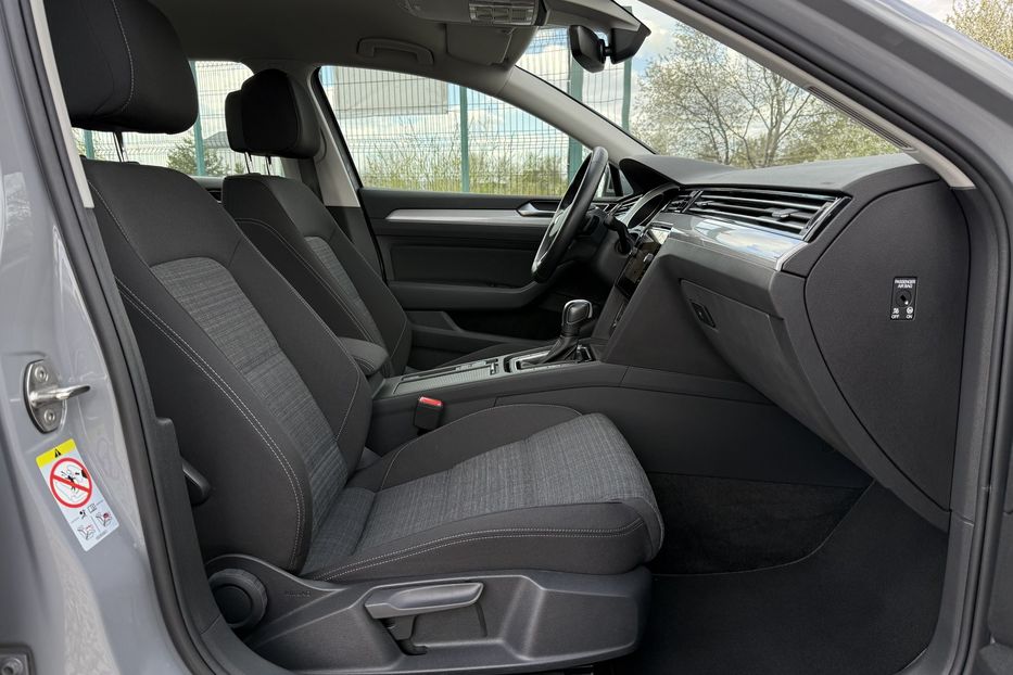 Продам Volkswagen Passat B8 150к.с. МАСАЖ,КАМЕРА,FULL LED 2022 года в Львове