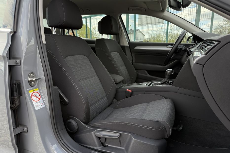 Продам Volkswagen Passat B8 150к.с. МАСАЖ,КАМЕРА,FULL LED 2022 года в Львове