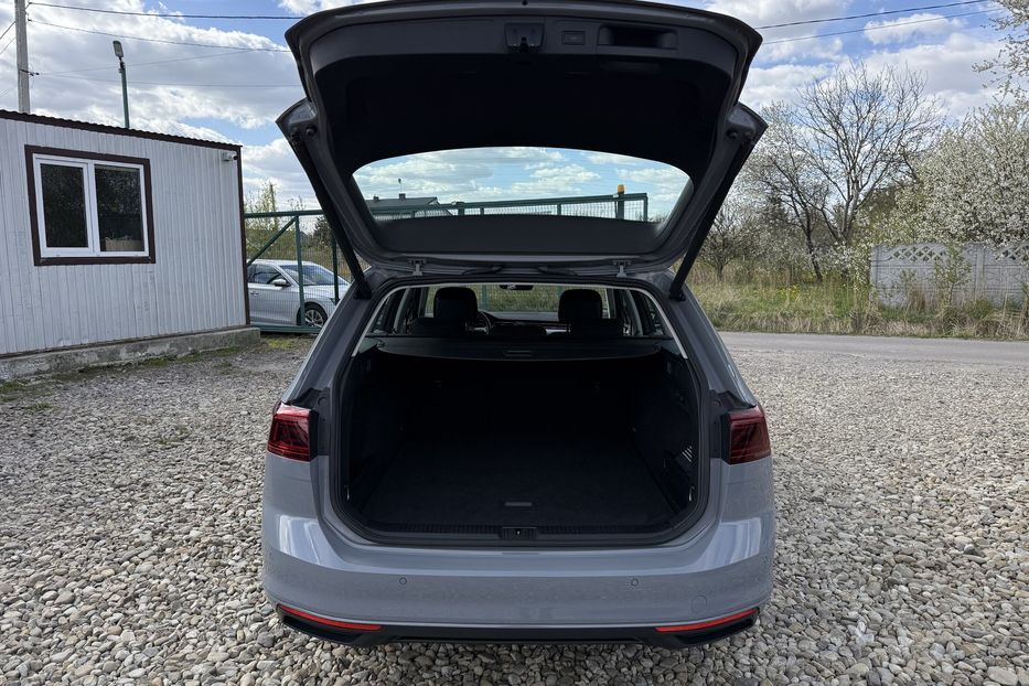 Продам Volkswagen Passat B8 150к.с. МАСАЖ,КАМЕРА,FULL LED 2022 года в Львове