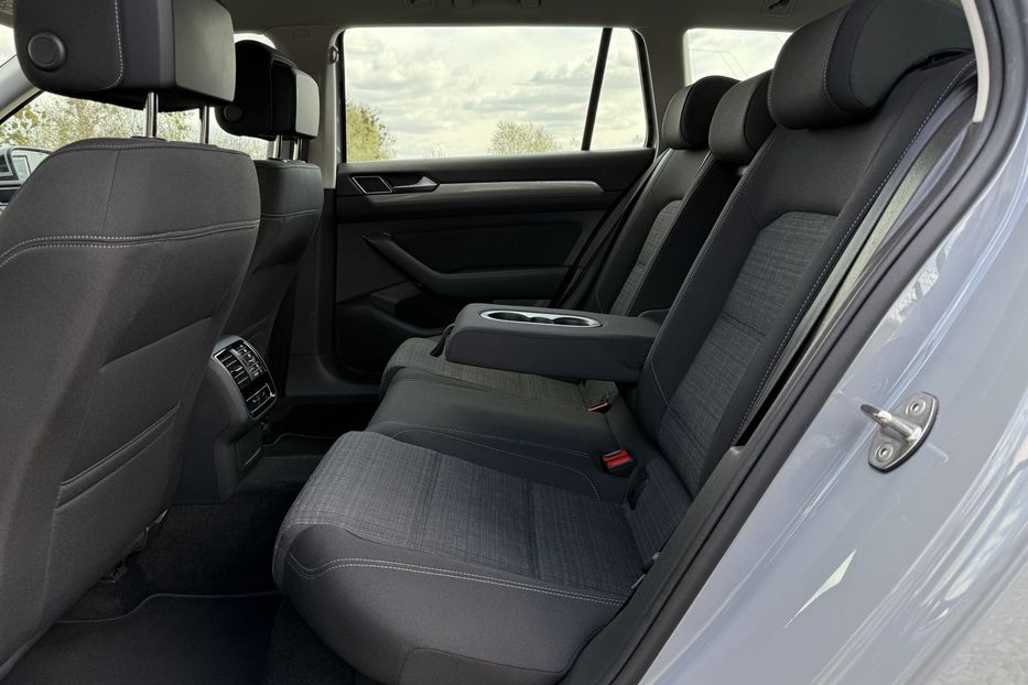 Продам Volkswagen Passat B8 150к.с. МАСАЖ,КАМЕРА,FULL LED 2022 года в Львове