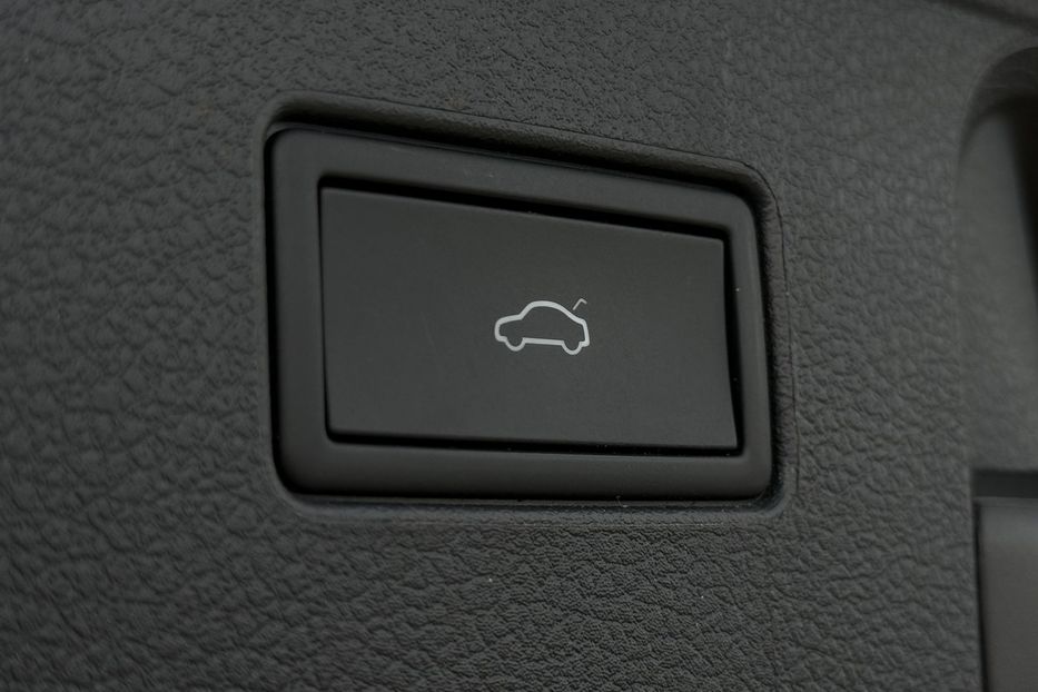 Продам Volkswagen Passat B8 150к.с. МАСАЖ,КАМЕРА,FULL LED 2022 года в Львове