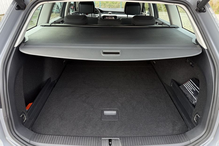 Продам Volkswagen Passat B8 150к.с. МАСАЖ,КАМЕРА,FULL LED 2022 года в Львове