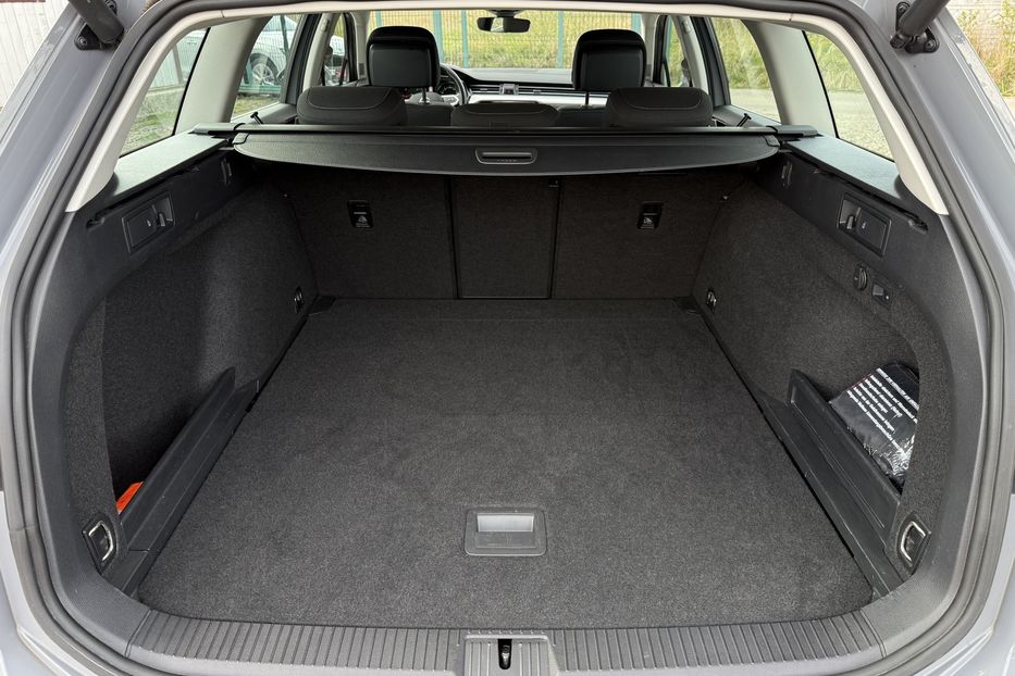 Продам Volkswagen Passat B8 150к.с. МАСАЖ,КАМЕРА,FULL LED 2022 года в Львове