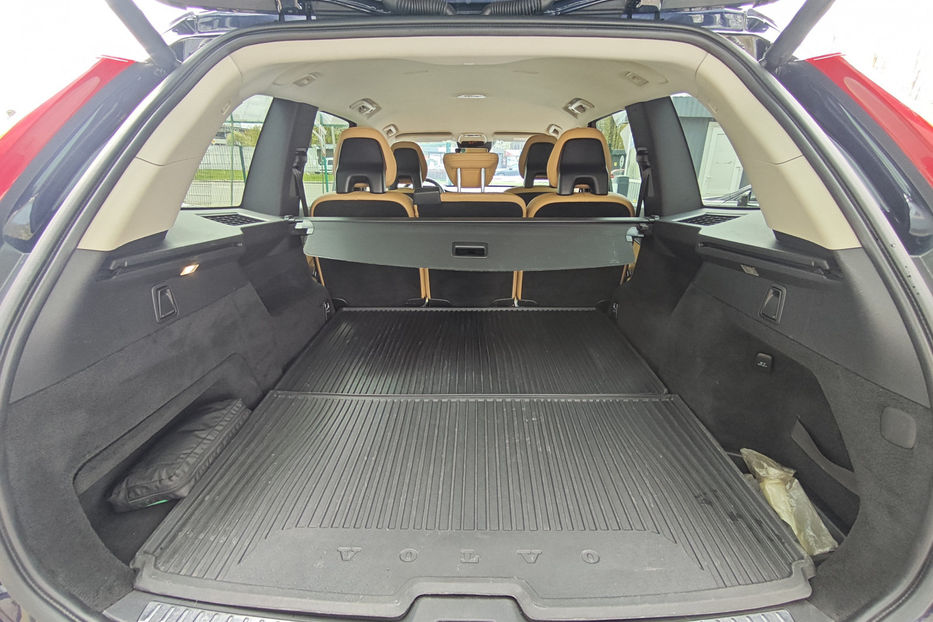 Продам Volvo XC90 2.0 6AT (190 к.с.) FWD 2015 года в Киеве