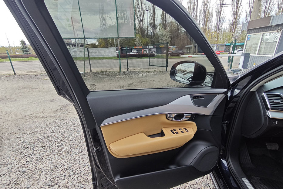 Продам Volvo XC90 2.0 6AT (190 к.с.) FWD 2015 года в Киеве