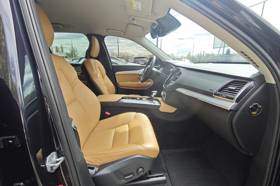 Продам Volvo XC90 2.0 6AT (190 к.с.) FWD 2015 года в Киеве