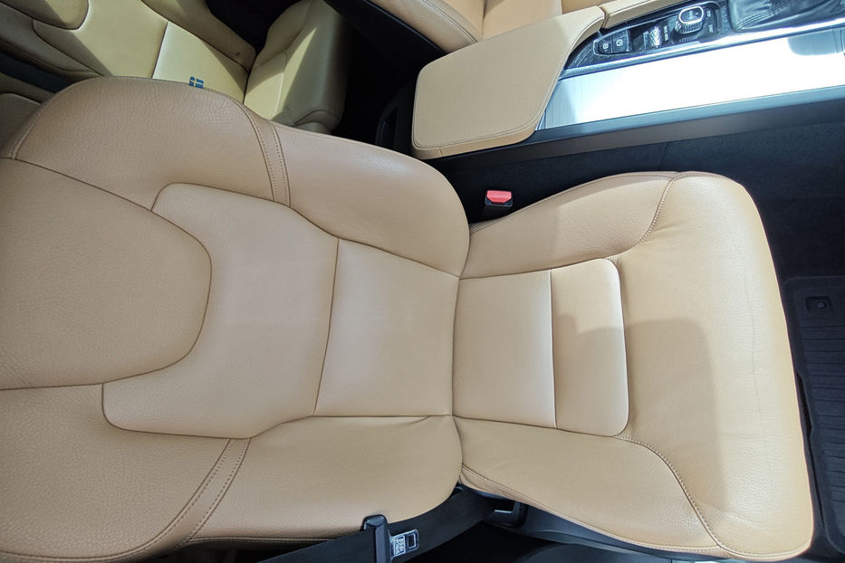 Продам Volvo XC90 2.0 6AT (190 к.с.) FWD 2015 года в Киеве