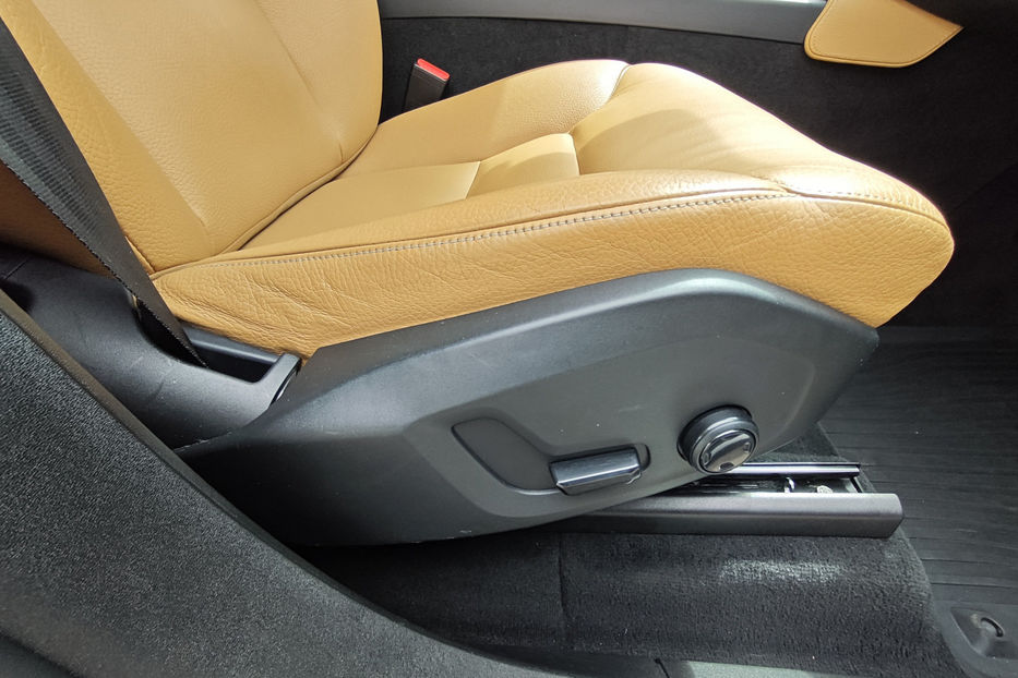 Продам Volvo XC90 2.0 6AT (190 к.с.) FWD 2015 года в Киеве