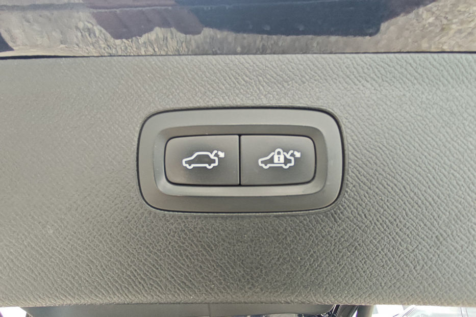 Продам Volvo XC90 2.0 6AT (190 к.с.) FWD 2015 года в Киеве