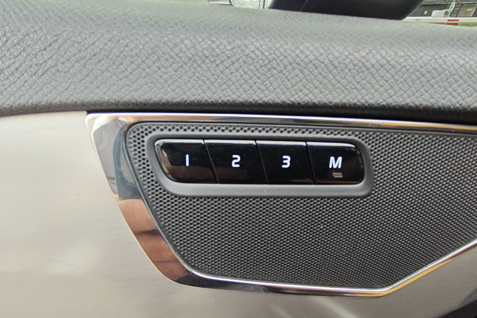 Продам Volvo XC90 2.0 6AT (190 к.с.) FWD 2015 года в Киеве