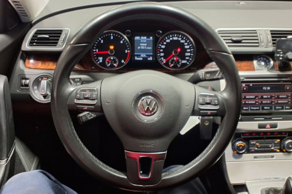 Продам Volkswagen Passat B7 Highline 140 2011 года в Луцке