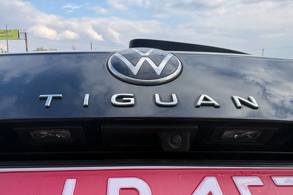 Продам Volkswagen Tiguan Allspace Life 4X4 2.0TDI 147kW 2022 года в Львове